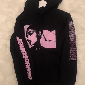 Ariana Grande sweetener / thank u next tour merch